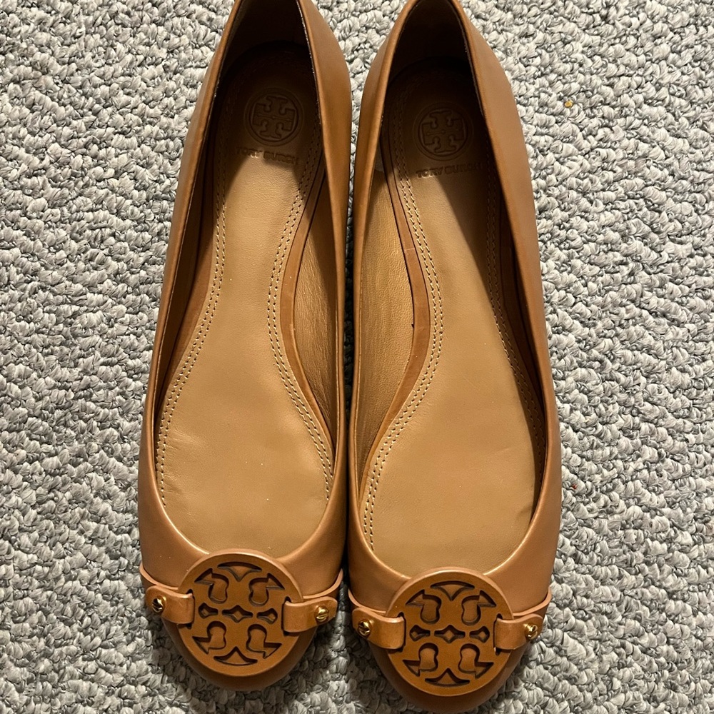 Tory Burch flats size 10, lightly used, toffee brown